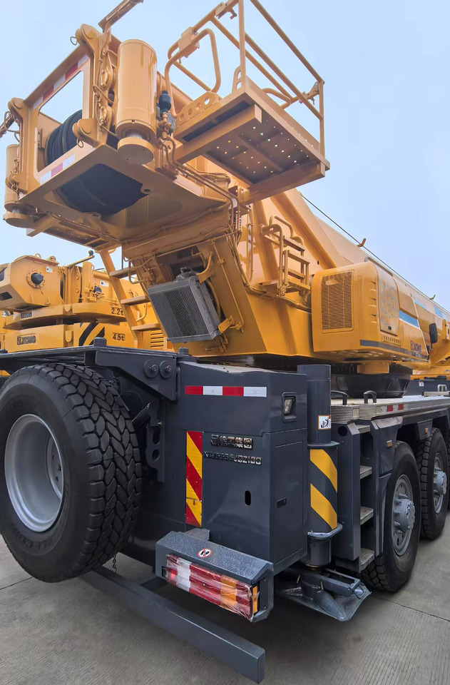 XCMG Official 130 ton Used Mobile Crane XCT130_1 Hydraulic Crane Price List - 移动式起重机:图3 XCMG Official 130 ton Used Mobile Crane XCT130_1 Hydraulic Crane Price List - 移动式起重机:图3