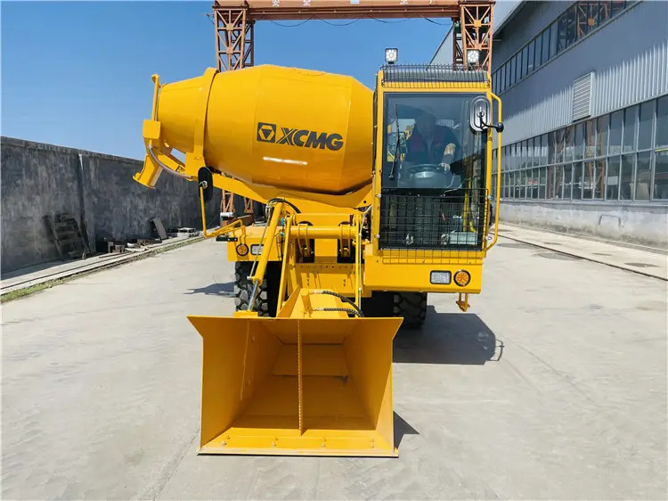 XCMG Official 4 cubic meters Self Loading Rough Terrain Concrete Mixers for Sale - 混凝土搅拌车:图3 XCMG Official 4 cubic meters Self Loading Rough Terrain Concrete Mixers for Sale - 混凝土搅拌车:图3