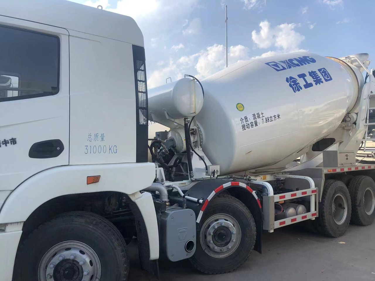 XCMG Official G12V 2021 Year 12m3 Used Cement Concrete Mixer Truck in Good Condition - 混凝土搅拌车:图2 XCMG Official G12V 2021 Year 12m3 Used Cement Concrete Mixer Truck in Good Condition - 混凝土搅拌车:图2
