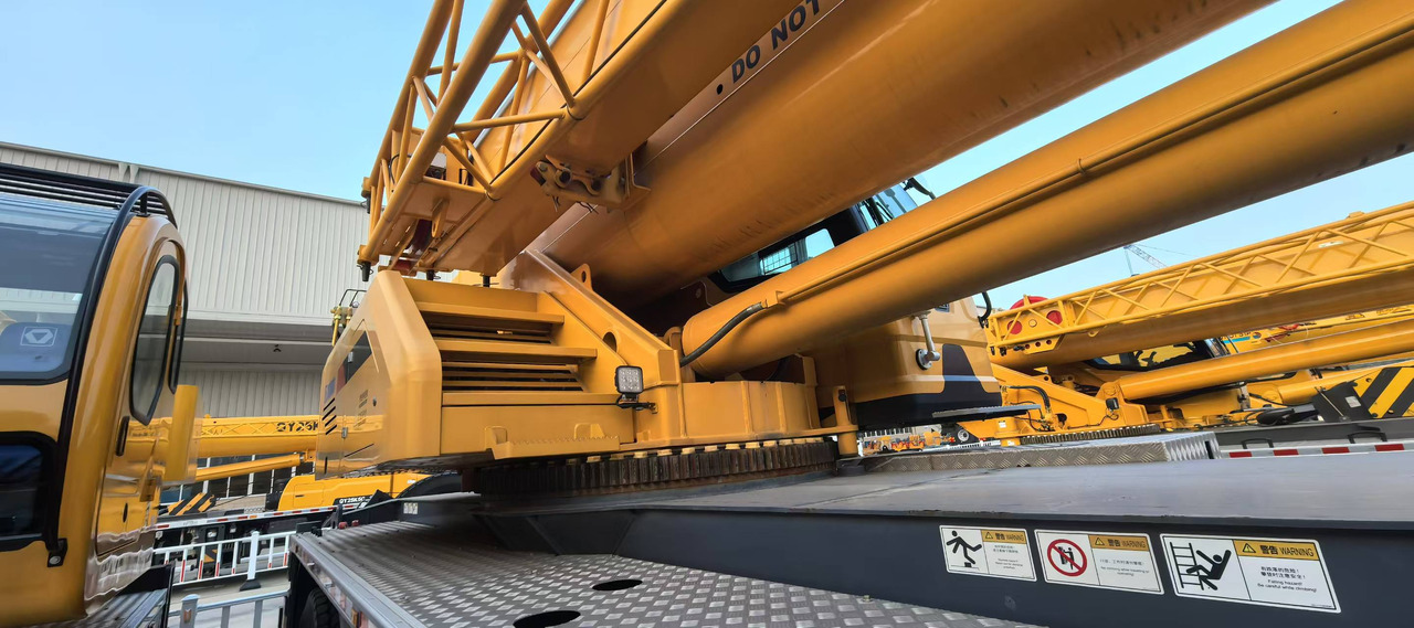 XCMG Official Second Hand Hydraulic Truck Crane QY75K 75ton Mobile Crane For Sale - 移动式起重机:图4 XCMG Official Second Hand Hydraulic Truck Crane QY75K 75ton Mobile Crane For Sale - 移动式起重机:图4