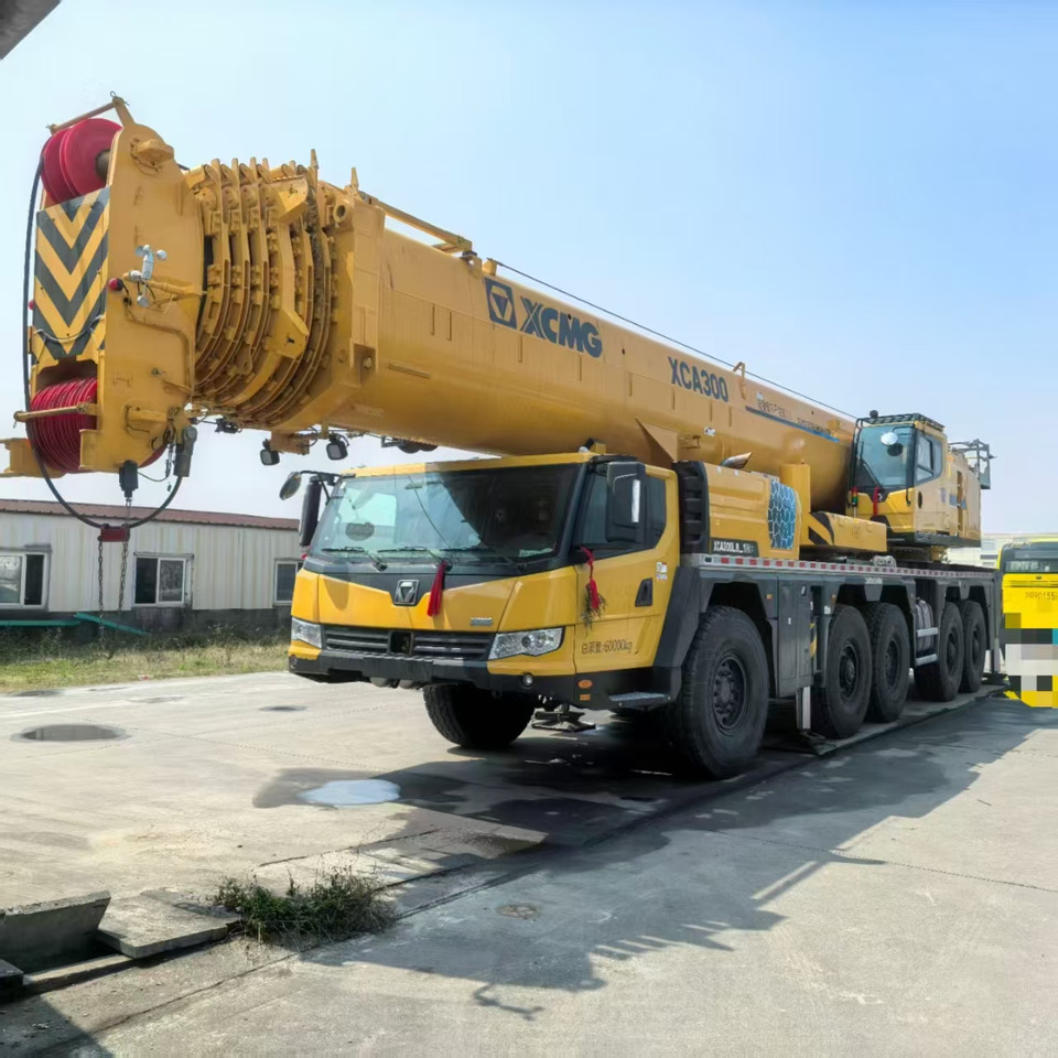 XCMG Official Second Hand Truck Mounted Crane XCA300L8_1 300 ton Mobile Crane Price - 全地形起重机:图4 XCMG Official Second Hand Truck Mounted Crane XCA300L8_1 300 ton Mobile Crane Price - 全地形起重机:图4
