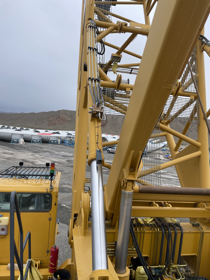 XCMG Official Used Telescopic Crawler Crane XGC11000A 1000 Ton Heavy Duty Lattice Boom Crawler Crane Sale - 履带式起重机:图4 XCMG Official Used Telescopic Crawler Crane XGC11000A 1000 Ton Heavy Duty Lattice Boom Crawler Crane Sale - 履带式起重机:图4