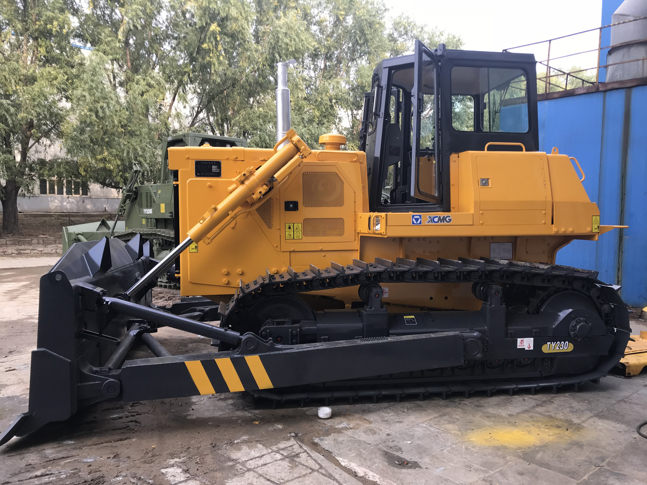 XCMG TY230 230HP Bull Dozer Machine Farm Tractor Crawler Bulldozer - 推土机:图2 XCMG TY230 230HP Bull Dozer Machine Farm Tractor Crawler Bulldozer - 推土机:图2