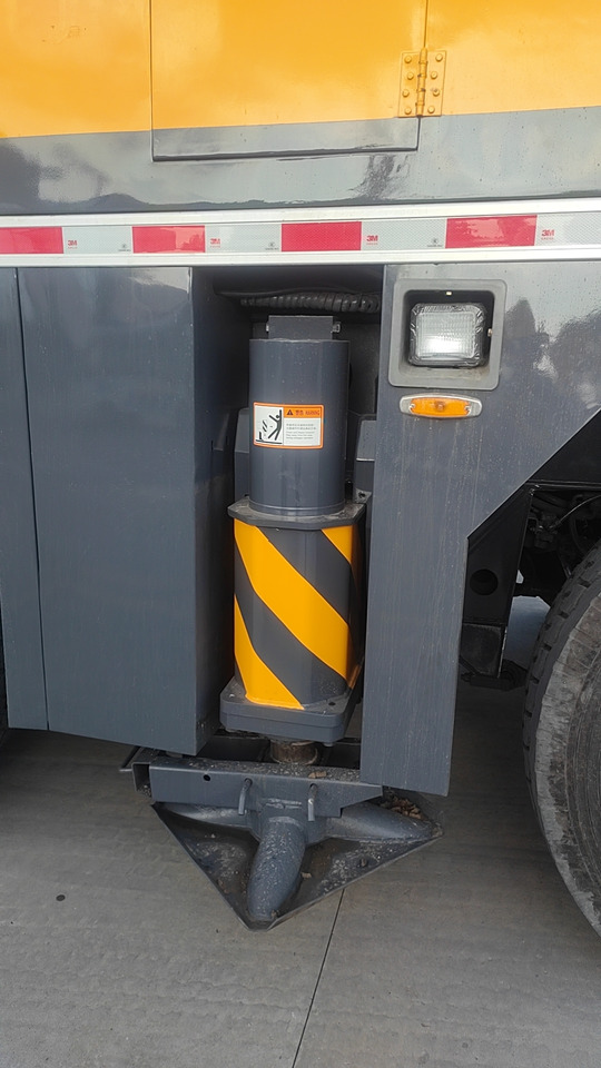 XCMG Truck crane Second Hand mobile hydraulic crane QAY160 Used - 移动式起重机:图2 XCMG Truck crane Second Hand mobile hydraulic crane QAY160 Used - 移动式起重机:图2