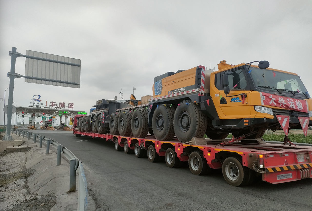 XCMG XCA2600 Used 2600 Ton Large All Terrain Truck Crane with Good Performance - 全地形起重机:图2 XCMG XCA2600 Used 2600 Ton Large All Terrain Truck Crane with Good Performance - 全地形起重机:图2