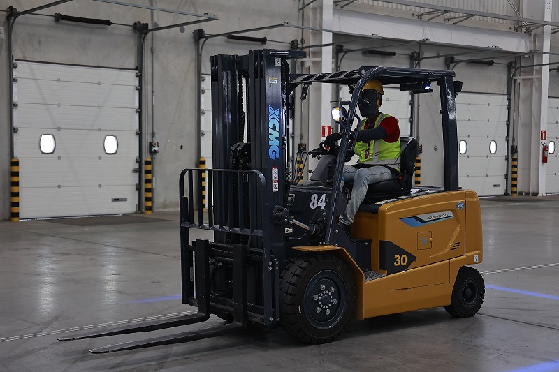 XCMG XCB30-C 3ton forklift electric hot sale - 电动叉车:图4 XCMG XCB30-C 3ton forklift electric hot sale - 电动叉车:图4