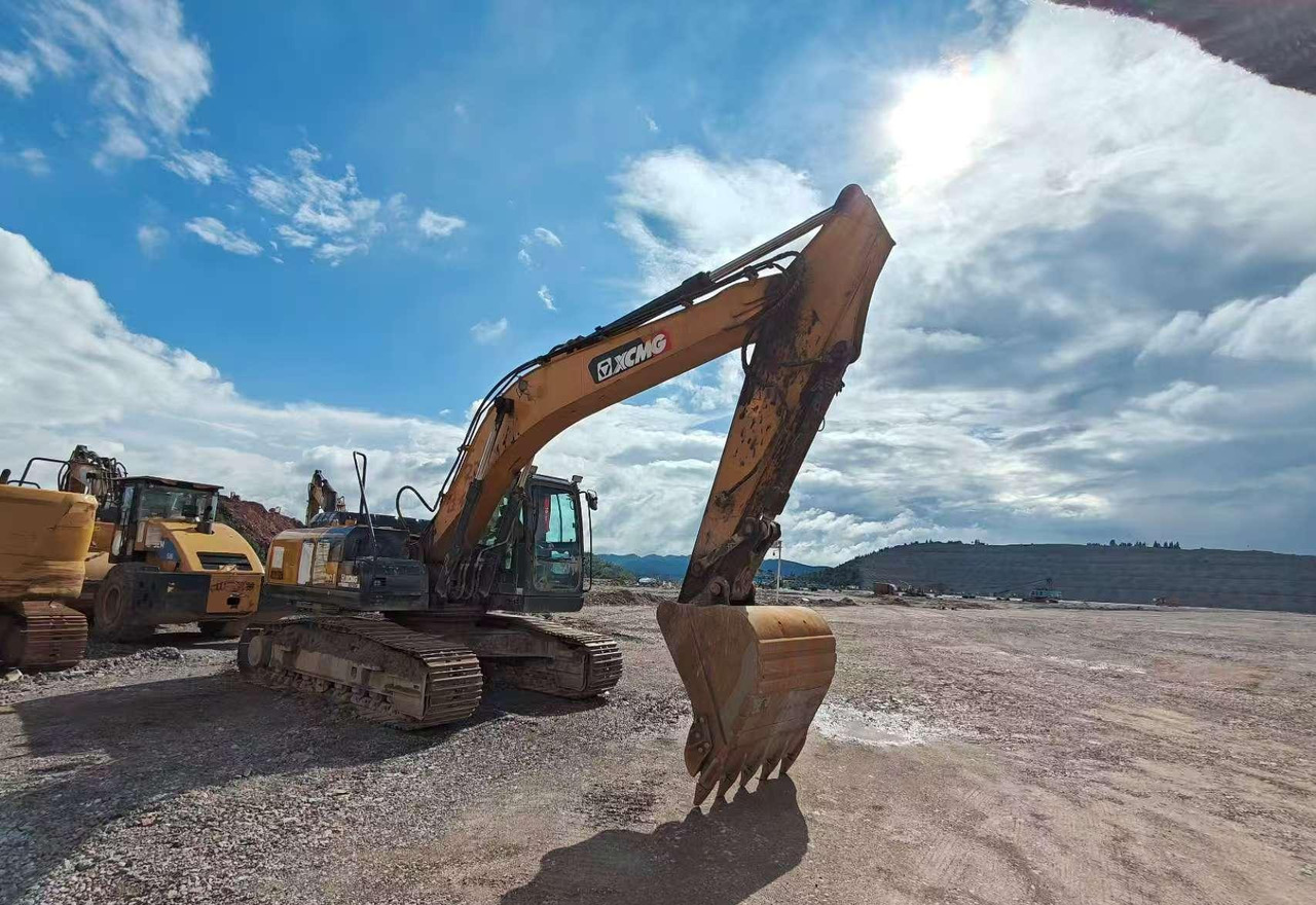 XCMG XE215DA hot sale used excavator hydraulic 21ton price - 履带式挖掘机:图3 XCMG XE215DA hot sale used excavator hydraulic 21ton price - 履带式挖掘机:图3