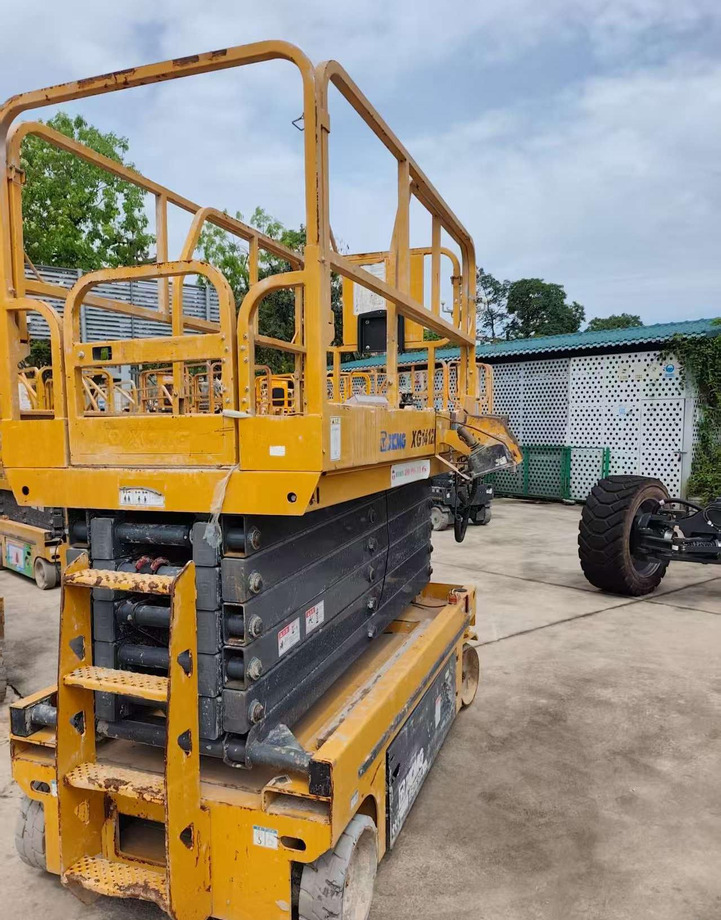 XCMG XG1412HA-Li battery electric mobile scissor lift 14m price - 剪式升降机:图5 XCMG XG1412HA-Li battery electric mobile scissor lift 14m price - 剪式升降机:图5