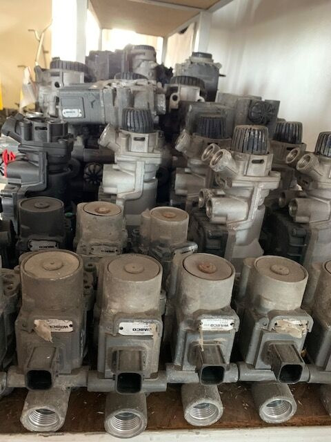 1867005 DAF XF 106 truck - 制动阀 适用于 卡车:图5 1867005 DAF XF 106 truck - 制动阀 适用于 卡车:图5