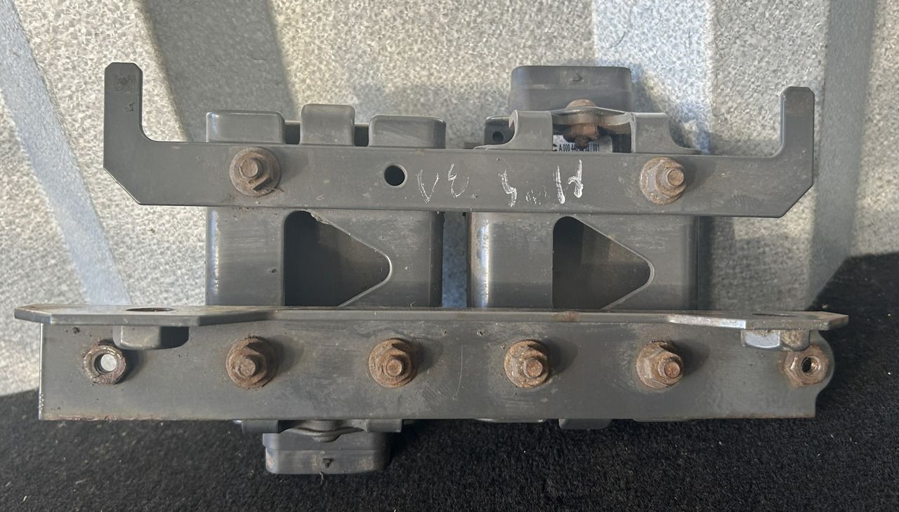 ACTROS MP4 RBZ RADAR CONTROL MODULE - ECU:图2 ACTROS MP4 RBZ RADAR CONTROL MODULE - ECU:图2