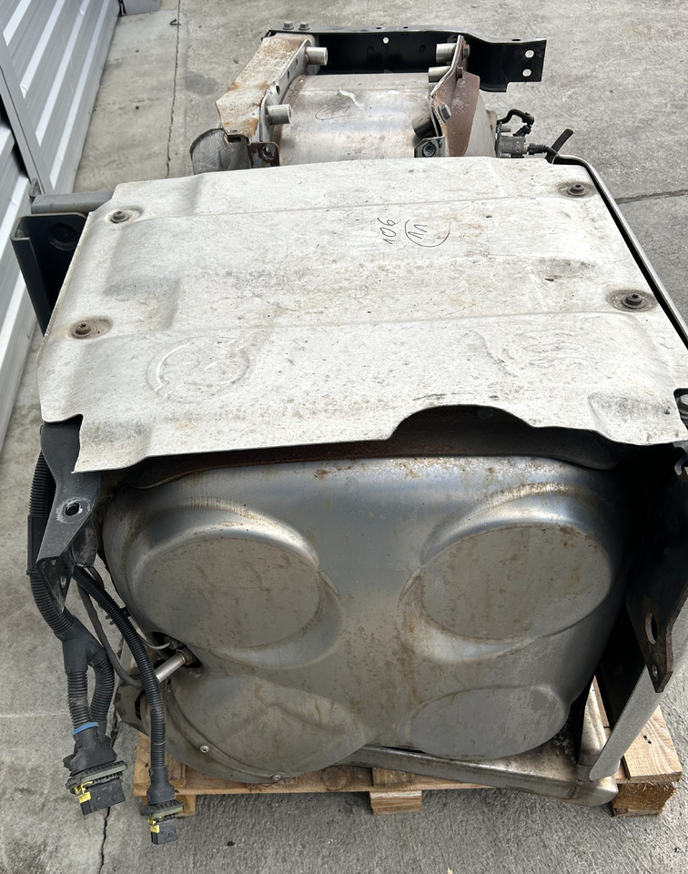 DAF CATALYTIC CONVERTER FOR DAF XF 106 BDF - 催化转化器:图2 DAF CATALYTIC CONVERTER FOR DAF XF 106 BDF - 催化转化器:图2