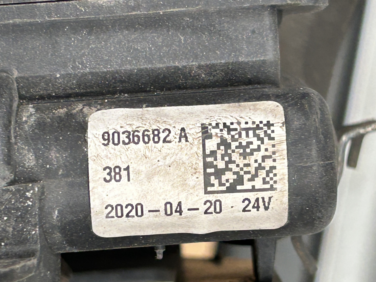 DAF TUBE THREE-WAY VALVE WEBASTO WATER 9036682 - 空调零件:图3 DAF TUBE THREE-WAY VALVE WEBASTO WATER 9036682 - 空调零件:图3