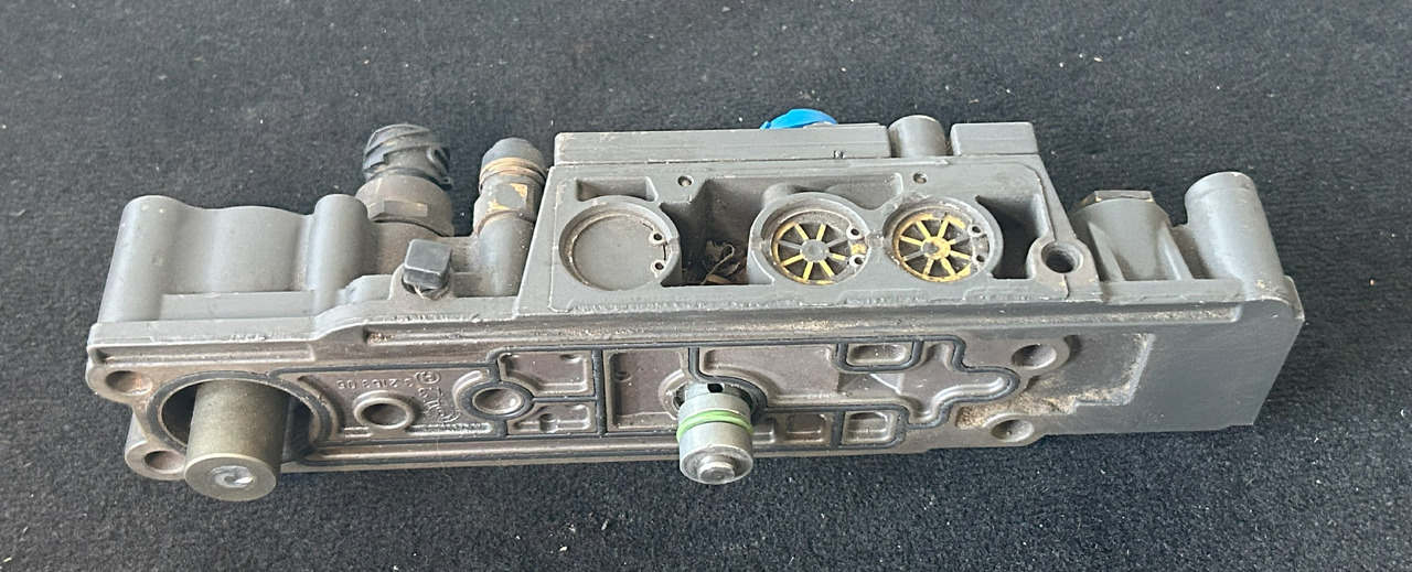 DAF XF 105 MECHATRONIC VALVE - 变速箱及其零件:图3 DAF XF 105 MECHATRONIC VALVE - 变速箱及其零件:图3