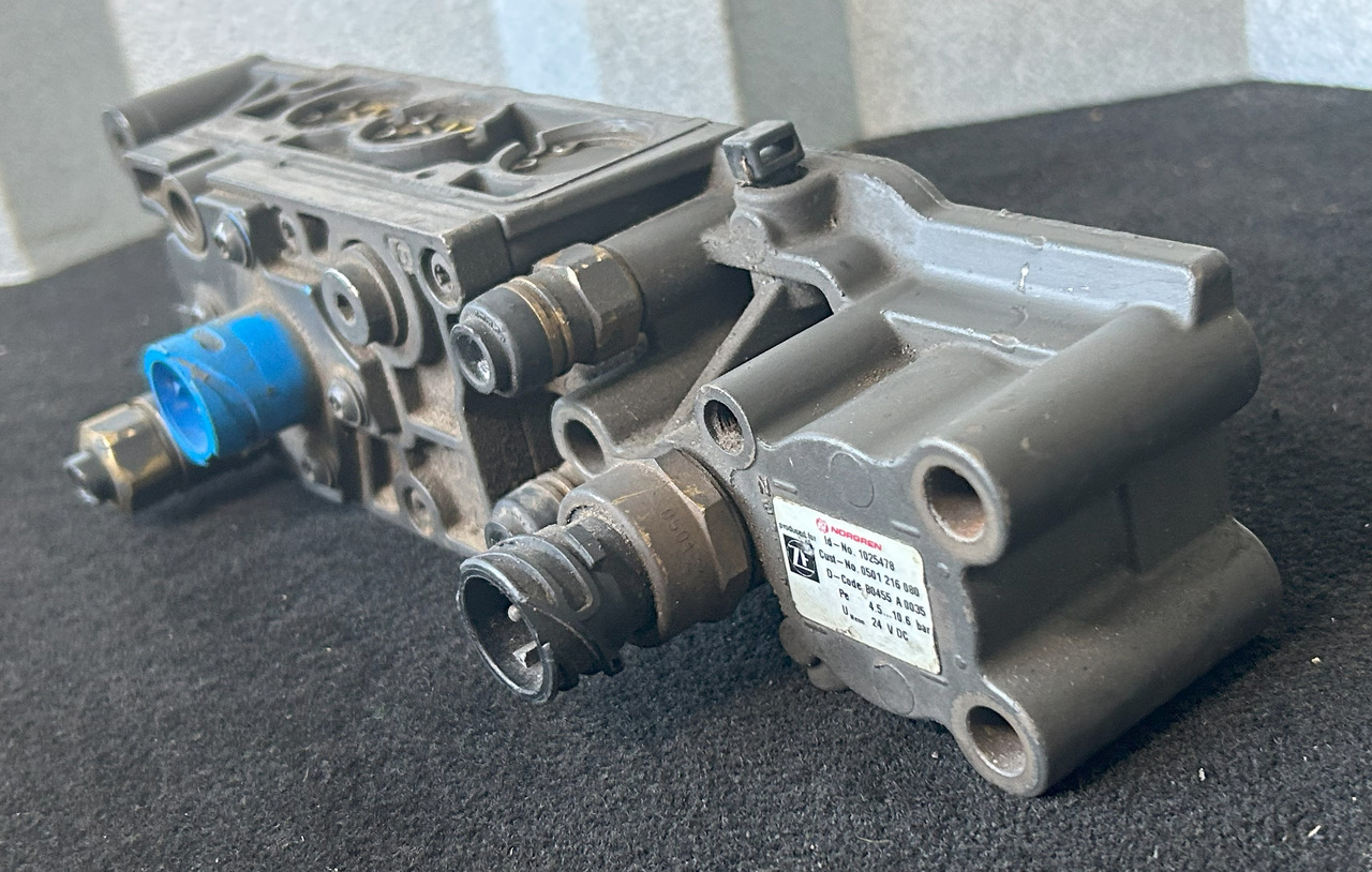 DAF XF 105 MECHATRONIC VALVE - 变速箱及其零件:图4 DAF XF 105 MECHATRONIC VALVE - 变速箱及其零件:图4