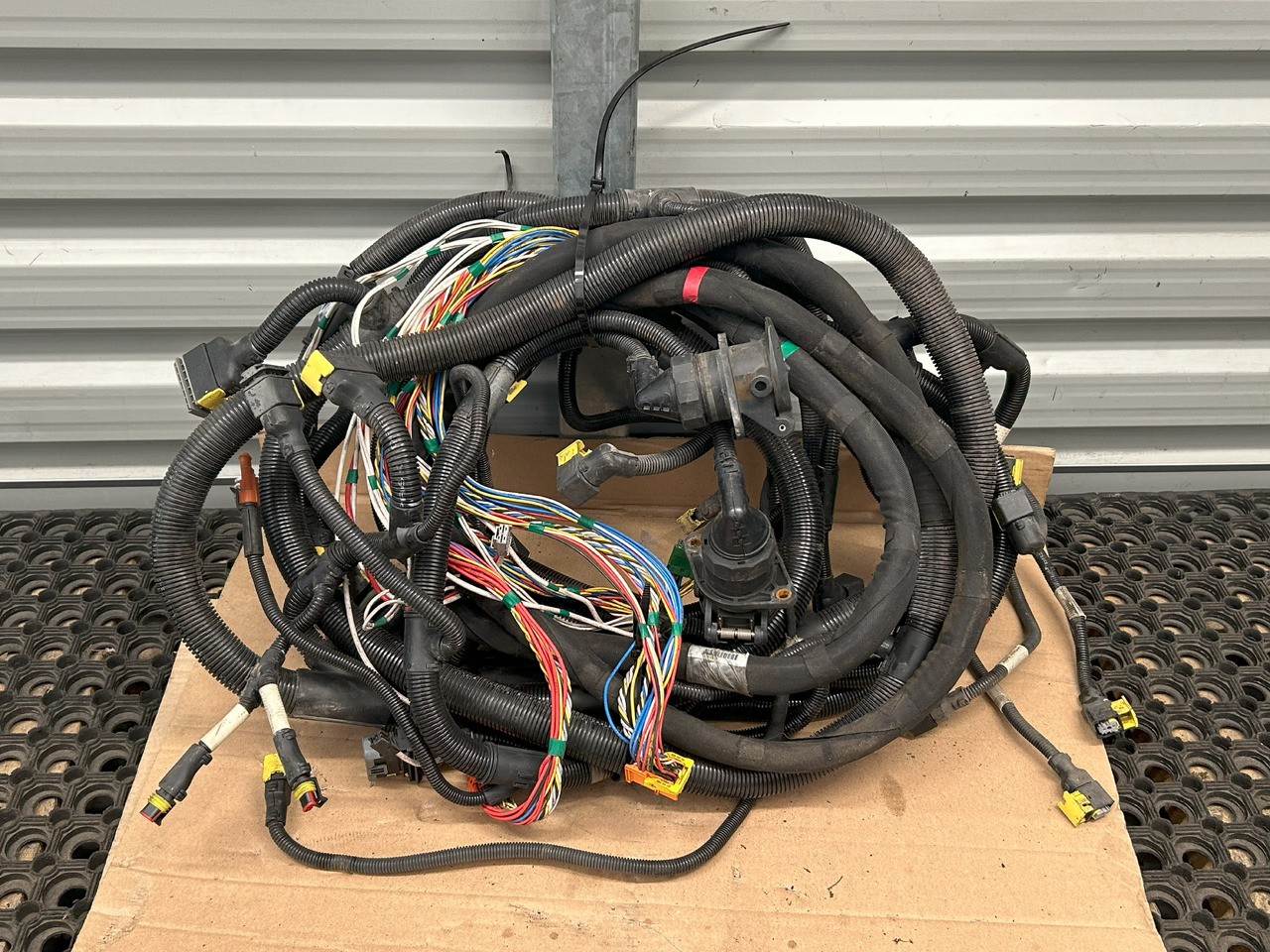 DAF XF 106 CHASSIS MAIN ELECTRICAL HARNESS - 电缆/ 线束:图1 DAF XF 106 CHASSIS MAIN ELECTRICAL HARNESS - 电缆/ 线束:图1
