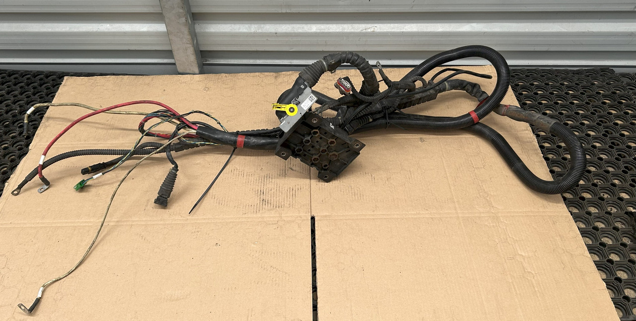 DAF XF 106 J3B ENGINE WIRING HARNESS - 电缆/ 线束:图1 DAF XF 106 J3B ENGINE WIRING HARNESS - 电缆/ 线束:图1