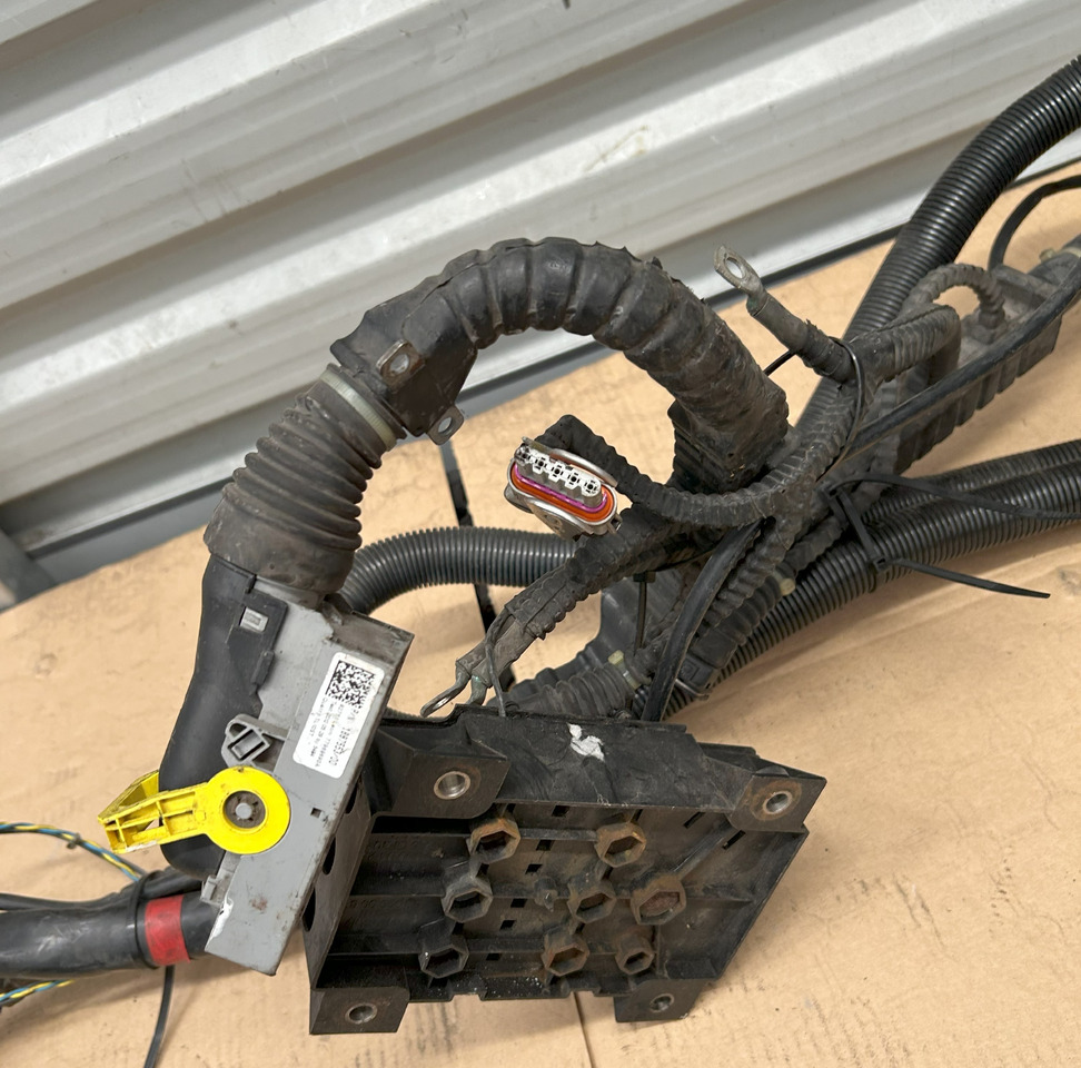 DAF XF 106 J3B ENGINE WIRING HARNESS - 电缆/ 线束:图3 DAF XF 106 J3B ENGINE WIRING HARNESS - 电缆/ 线束:图3