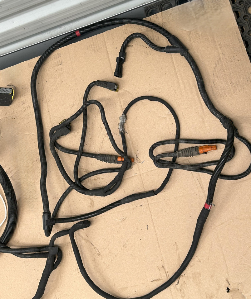 DAF XF 106 TRAILER SOCKET ELECTRICAL HARNESS - 电缆/ 线束:图5 DAF XF 106 TRAILER SOCKET ELECTRICAL HARNESS - 电缆/ 线束:图5