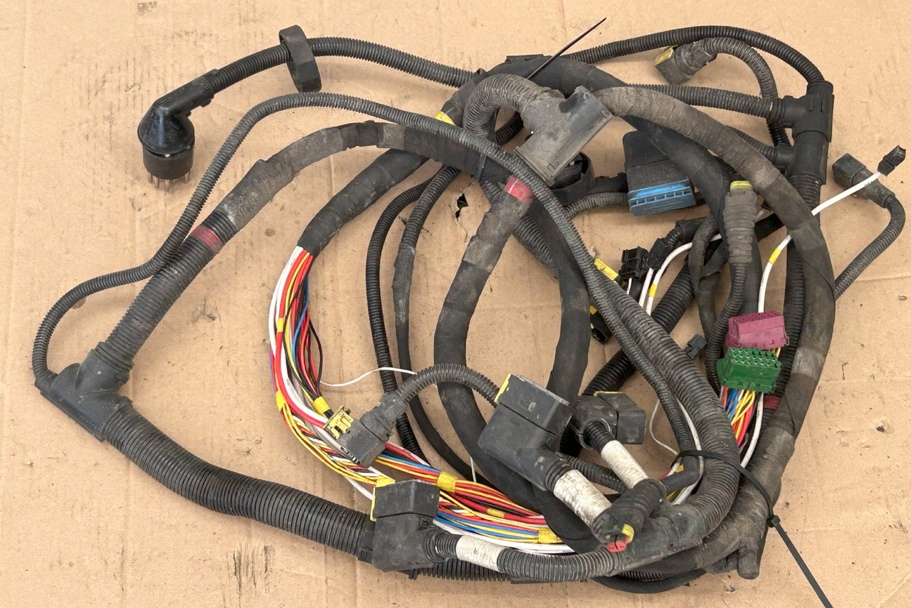 DAF XF 106 TRAILER SOCKET ELECTRICAL HARNESS - 电缆/ 线束:图1 DAF XF 106 TRAILER SOCKET ELECTRICAL HARNESS - 电缆/ 线束:图1