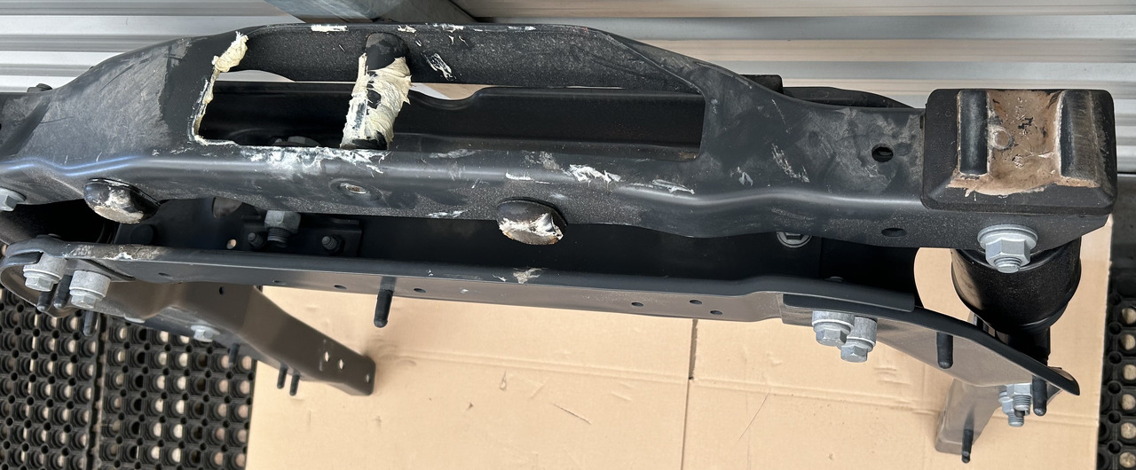 IVECO CABIN SUSPENSION REAR WITH SHOCK ABSORBERS S-WAY BRAND NEW - 驾驶室悬架:图1 IVECO CABIN SUSPENSION REAR WITH SHOCK ABSORBERS S-WAY BRAND NEW - 驾驶室悬架:图1