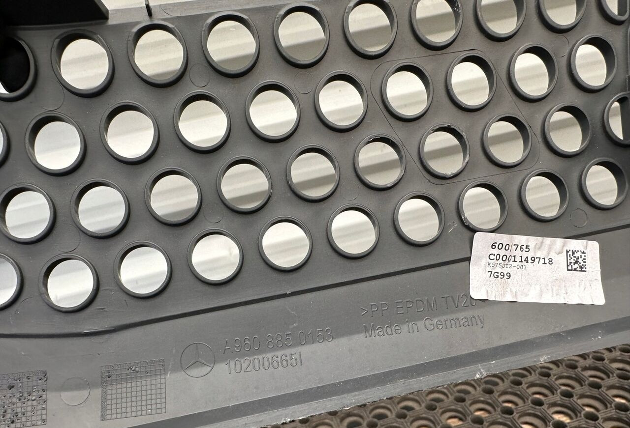 KRATKA ATRAPA A9608850153 Mercedes-Benz ACTROS MP4 A9608850153 truck - 格栅 适用于 卡车:图2 KRATKA ATRAPA A9608850153 Mercedes-Benz ACTROS MP4 A9608850153 truck - 格栅 适用于 卡车:图2