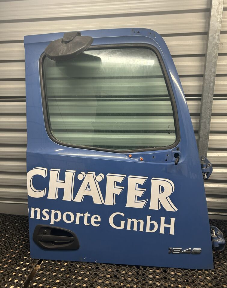 MERCEDES ACTROS MP4 DOOR RIGHT EITH RAMP MIRROR - 车门及其零件:图1 MERCEDES ACTROS MP4 DOOR RIGHT EITH RAMP MIRROR - 车门及其零件:图1