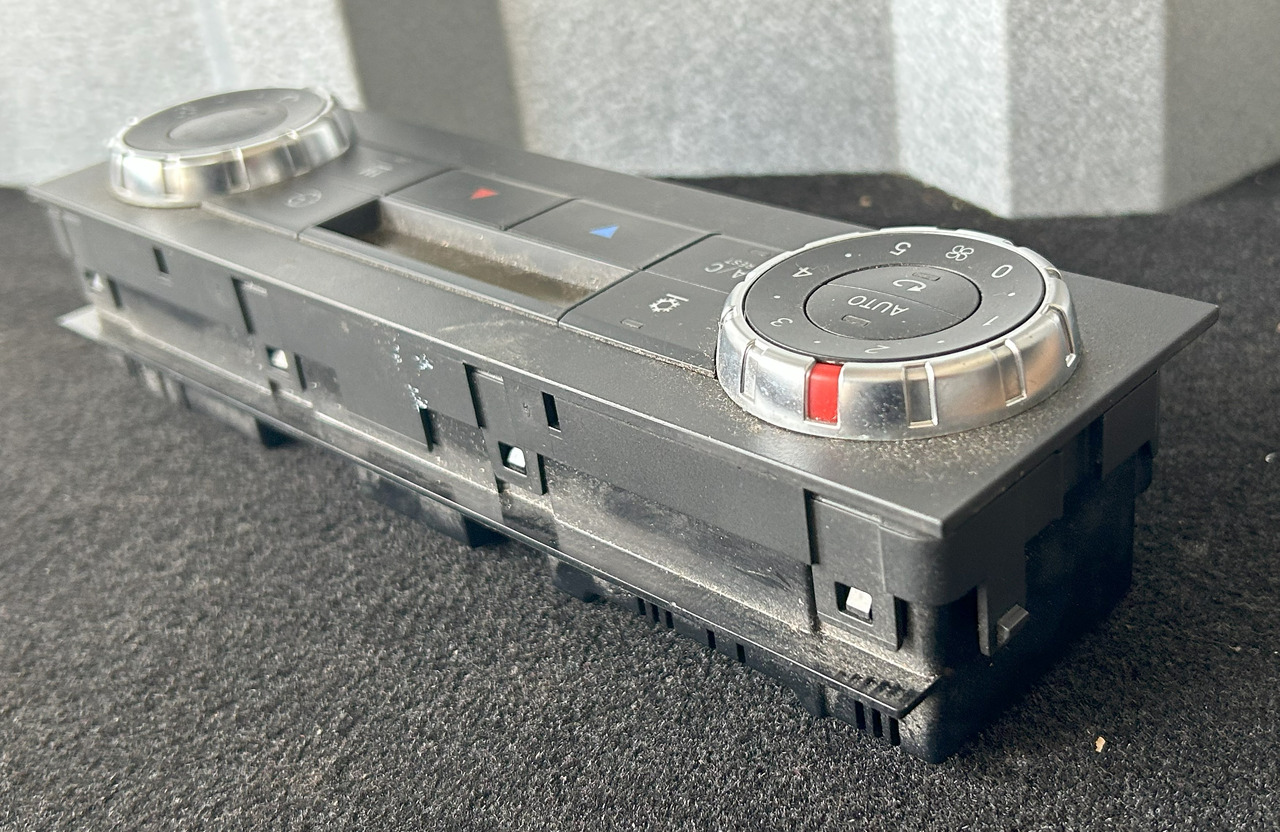 MERCEDES AIR CONDITIONING CONTROL PANEL AROCS MP4 - 空调零件:图4 MERCEDES AIR CONDITIONING CONTROL PANEL AROCS MP4 - 空调零件:图4