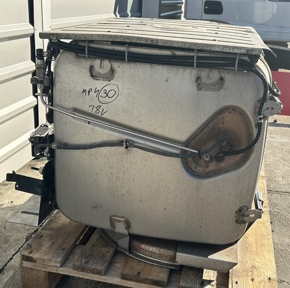 MERCEDES-BENZ ACTROS MP4 DPF CATALYTIC CONVERTER A0084901912 A0094905612 - 催化转化器 适用于 卡车:图2 MERCEDES-BENZ ACTROS MP4 DPF CATALYTIC CONVERTER A0084901912 A0094905612 - 催化转化器 适用于 卡车:图2