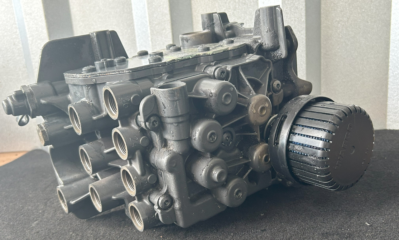 MERCEDES-BENZ ACTROS MP4 EAPU AIR DRYER - 制动零件 适用于 卡车:图3 MERCEDES-BENZ ACTROS MP4 EAPU AIR DRYER - 制动零件 适用于 卡车:图3