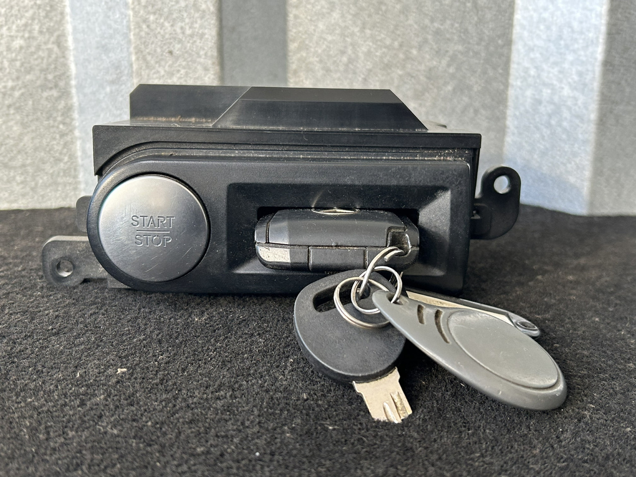 MERCEDES-BENZ ACTROS MP4 START/STOP IGNITION SWITCH - 仪表板 适用于 卡车:图1 MERCEDES-BENZ ACTROS MP4 START/STOP IGNITION SWITCH - 仪表板 适用于 卡车:图1