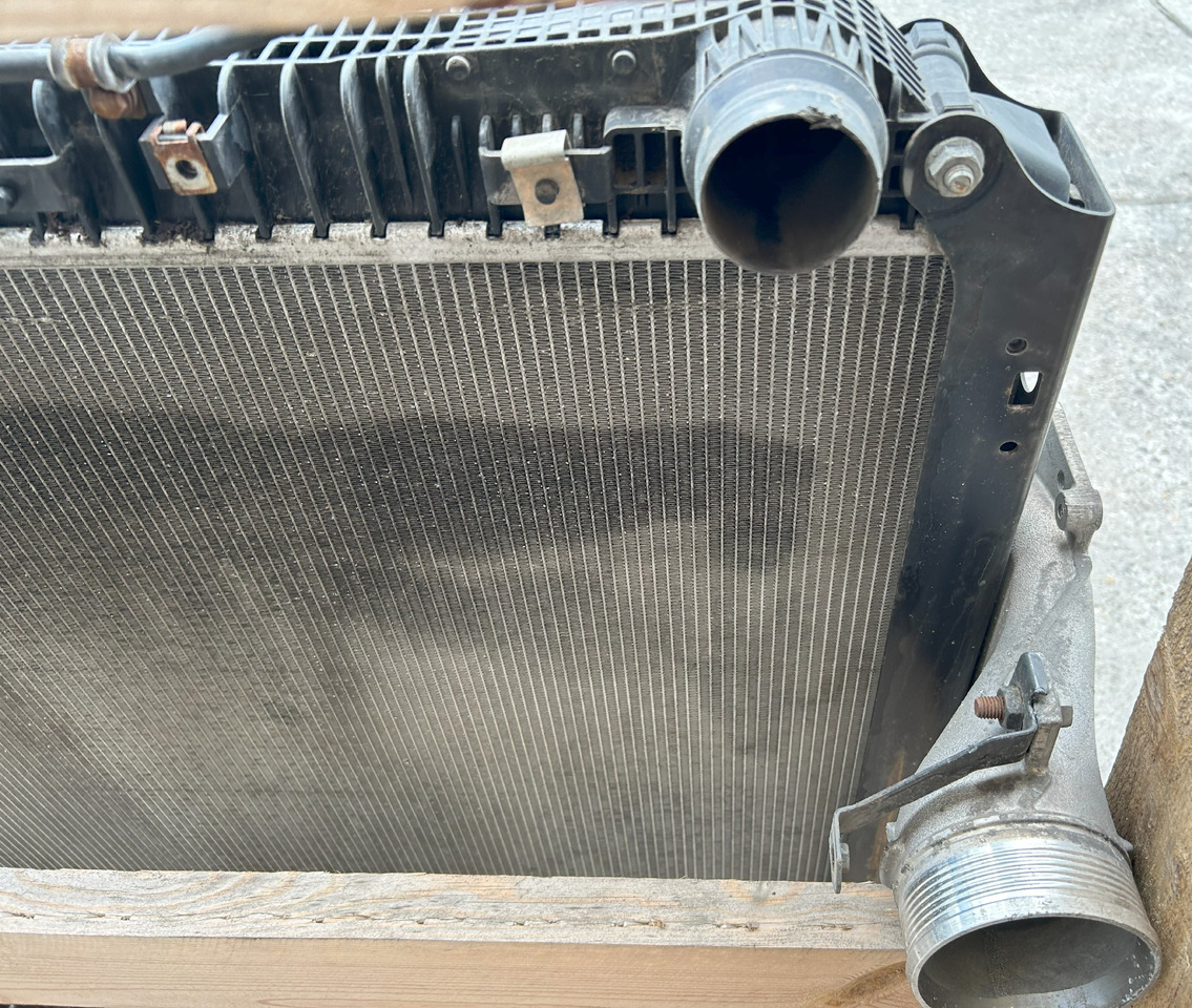 Mercedes ACTROS MP4 COOLERS SET - 散热器:图4 Mercedes ACTROS MP4 COOLERS SET - 散热器:图4