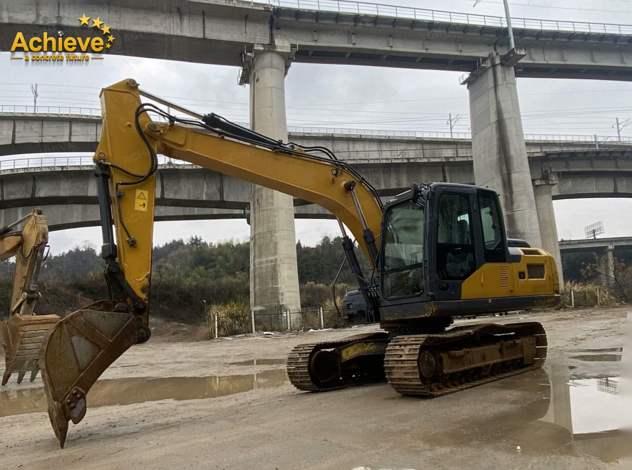 XCMG XE135D 0.32-0.61(0.52) m³ 86/2200 kw/rpm QSF3.8 260 L 99.1 kN 【ACHIEVE】 TOP CONDITION!!! - 履带式挖掘机:图2 XCMG XE135D 0.32-0.61(0.52) m³ 86/2200 kw/rpm QSF3.8 260 L 99.1 kN 【ACHIEVE】 TOP CONDITION!!! - 履带式挖掘机:图2