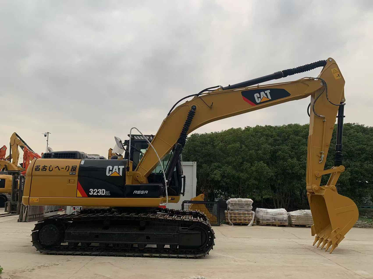 Caterpillar 323 Secondhand CAT Excavator Machine - 履带式挖掘机:图1 Caterpillar 323 Secondhand CAT Excavator Machine - 履带式挖掘机:图1