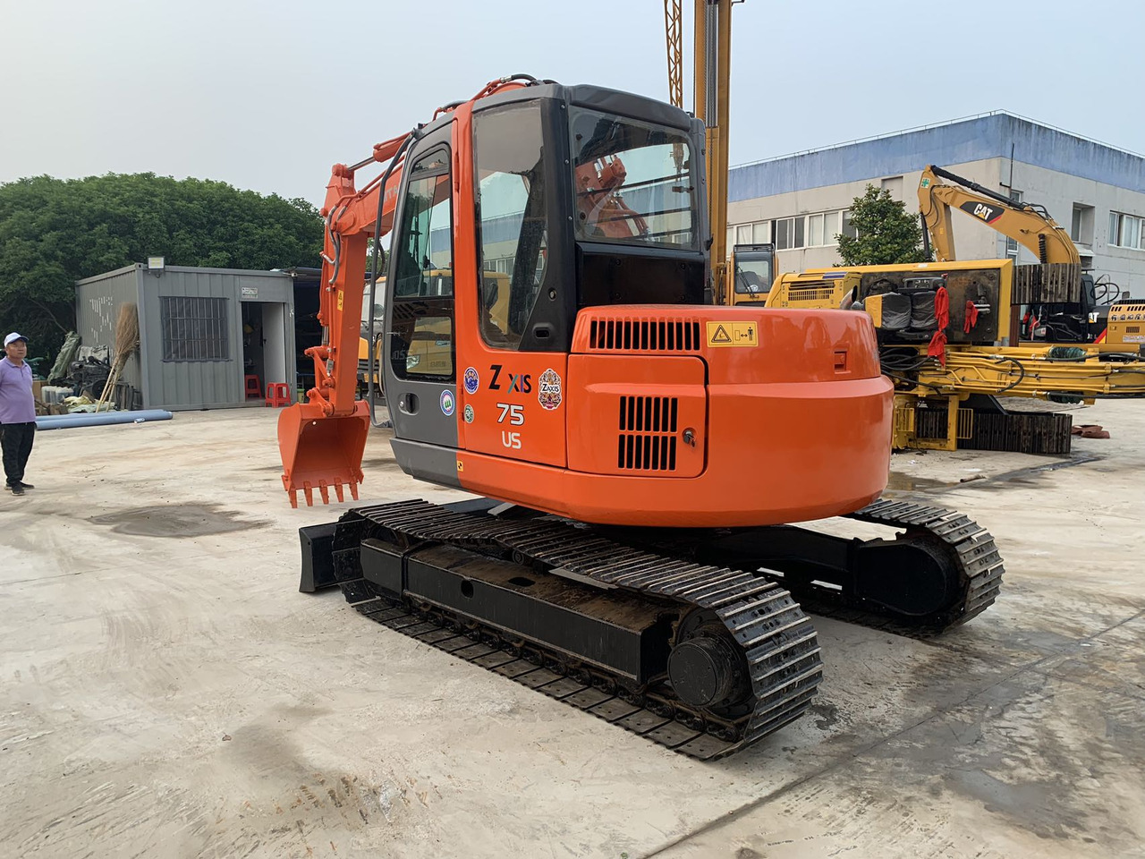 Hitachi Tracked Excavator ZX75 with Blade Dozer - 履带式挖掘机:图2 Hitachi Tracked Excavator ZX75 with Blade Dozer - 履带式挖掘机:图2