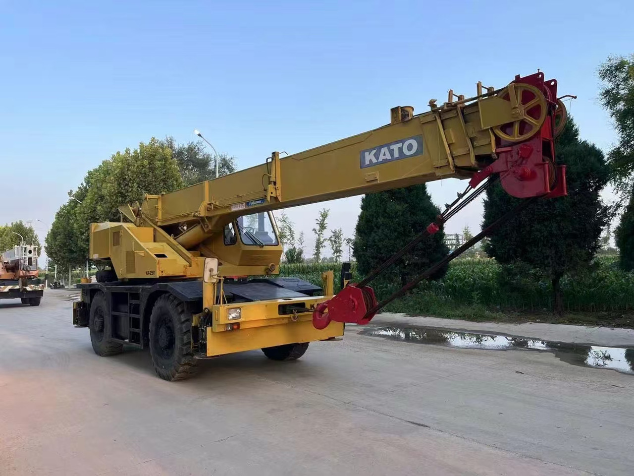 KATO KR250 Good Price 25 ton Rough Terrain Crane - 移动式起重机:图1 KATO KR250 Good Price 25 ton Rough Terrain Crane - 移动式起重机:图1