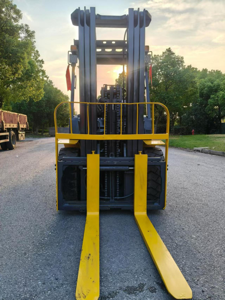 Komatsu Forklift 3 ton Capacity FD30-15, FD30-16, FD30-17 - 柴油叉车:图4 Komatsu Forklift 3 ton Capacity FD30-15, FD30-16, FD30-17 - 柴油叉车:图4