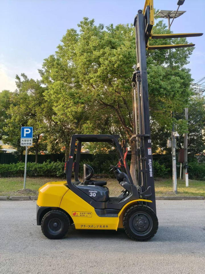 Komatsu Forklift 3 ton Capacity FD30-15, FD30-16, FD30-17 - 柴油叉车:图1 Komatsu Forklift 3 ton Capacity FD30-15, FD30-16, FD30-17 - 柴油叉车:图1