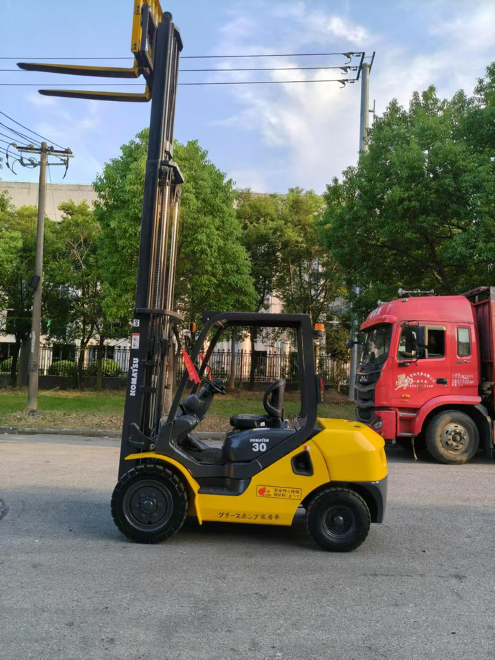 Komatsu Forklift 3 ton Capacity FD30-15, FD30-16, FD30-17 - 柴油叉车:图2 Komatsu Forklift 3 ton Capacity FD30-15, FD30-16, FD30-17 - 柴油叉车:图2