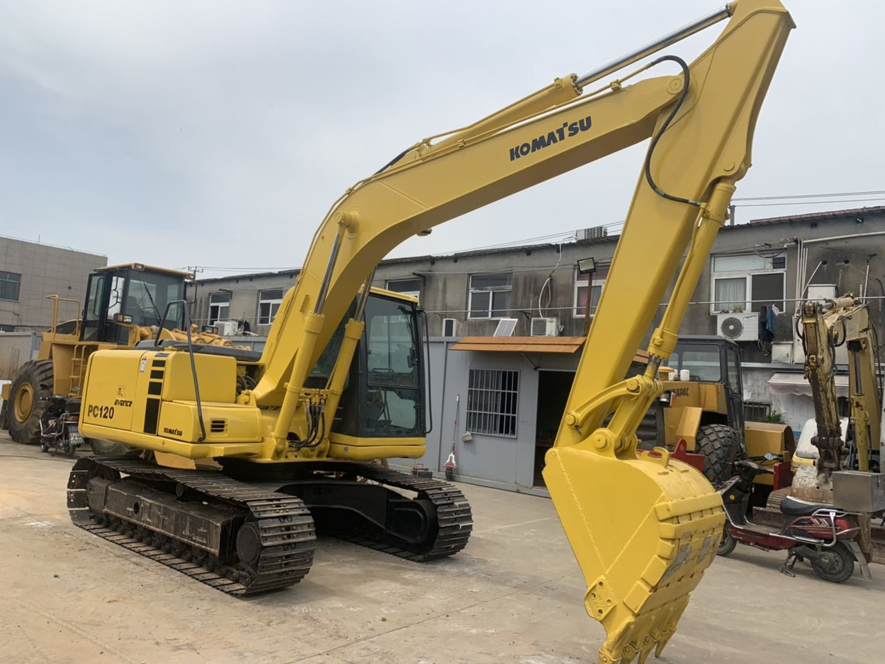 Komatsu PC120 Secondhand Excavator Good Price on Sale - 履带式挖掘机:图2 Komatsu PC120 Secondhand Excavator Good Price on Sale - 履带式挖掘机:图2