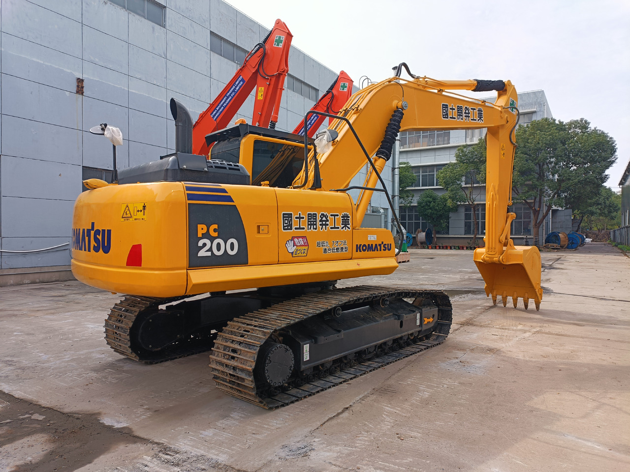 Komatsu Tracked Excavator PC200 Secondhand Condition - 履带式挖掘机:图4 Komatsu Tracked Excavator PC200 Secondhand Condition - 履带式挖掘机:图4