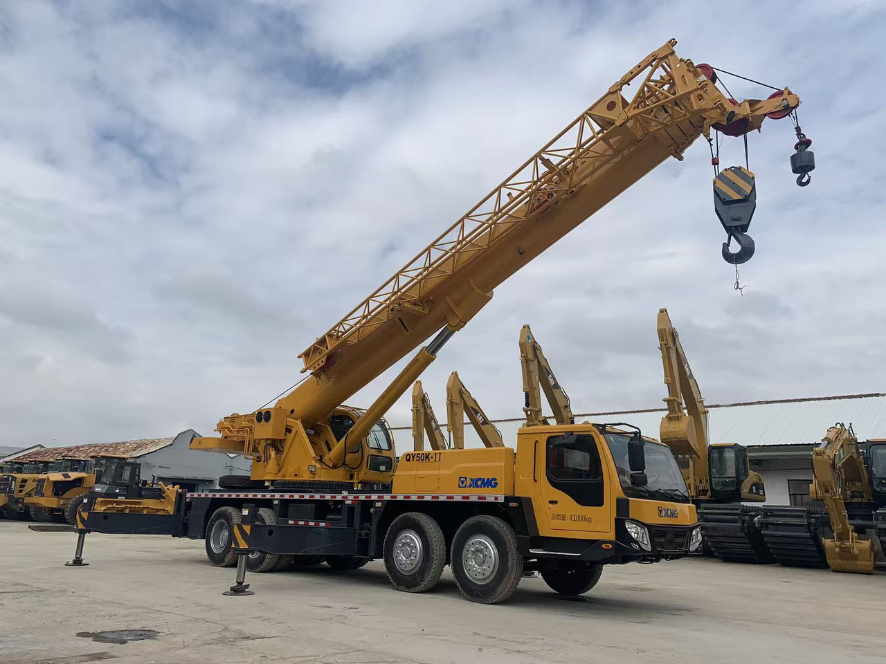 XCMG Truck Crane QY50K, QY65K, QY70K Good Price on Sale - 移动式起重机:图5 XCMG Truck Crane QY50K, QY65K, QY70K Good Price on Sale - 移动式起重机:图5