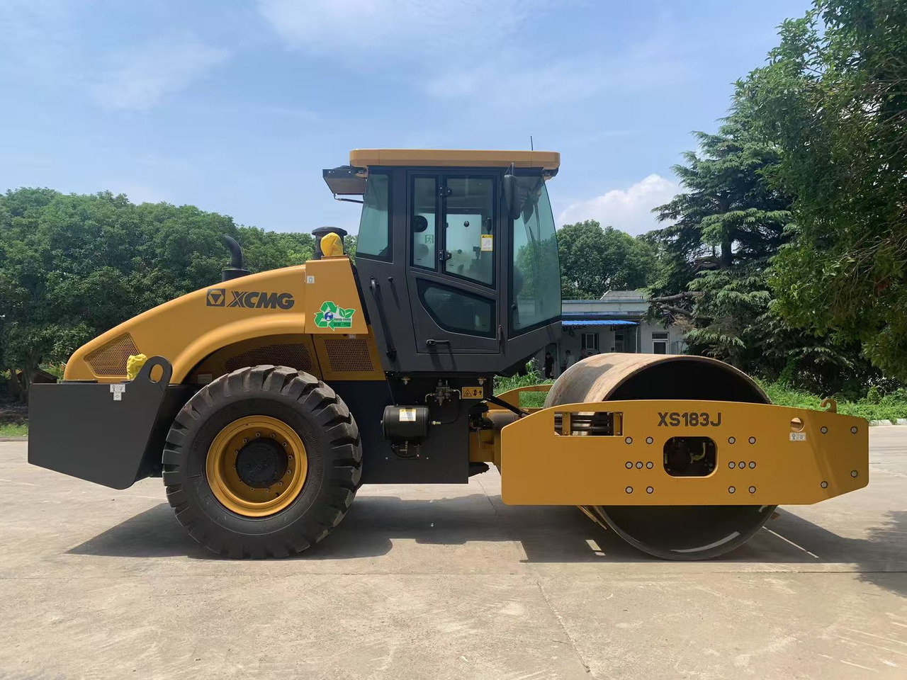 XCMG Vibratory Road roller XS183J Brand New Condition - 压路机:图1 XCMG Vibratory Road roller XS183J Brand New Condition - 压路机:图1