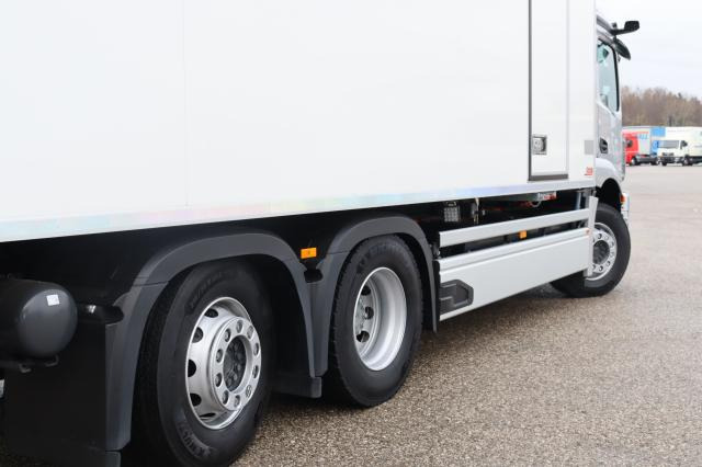 Mercedes-Benz eActros 300 L - 冷藏车:图5 Mercedes-Benz eActros 300 L - 冷藏车:图5