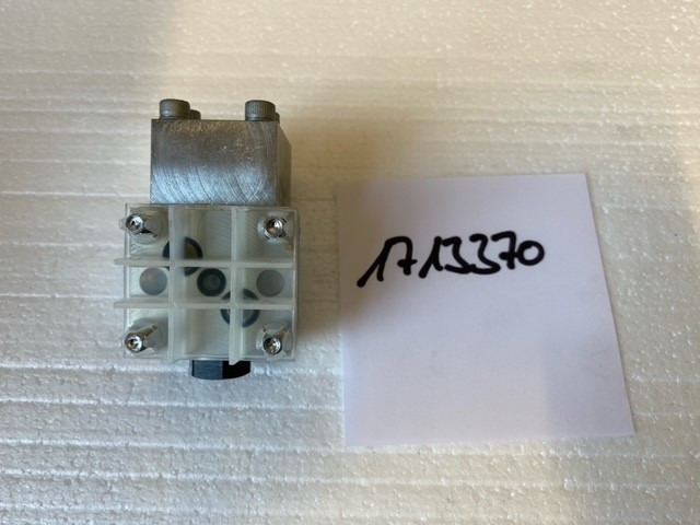 O&K Terex CNH control valve 1713370 1455434 - 备件 适用于 挖掘机:图2 O&K Terex CNH control valve 1713370 1455434 - 备件 适用于 挖掘机:图2