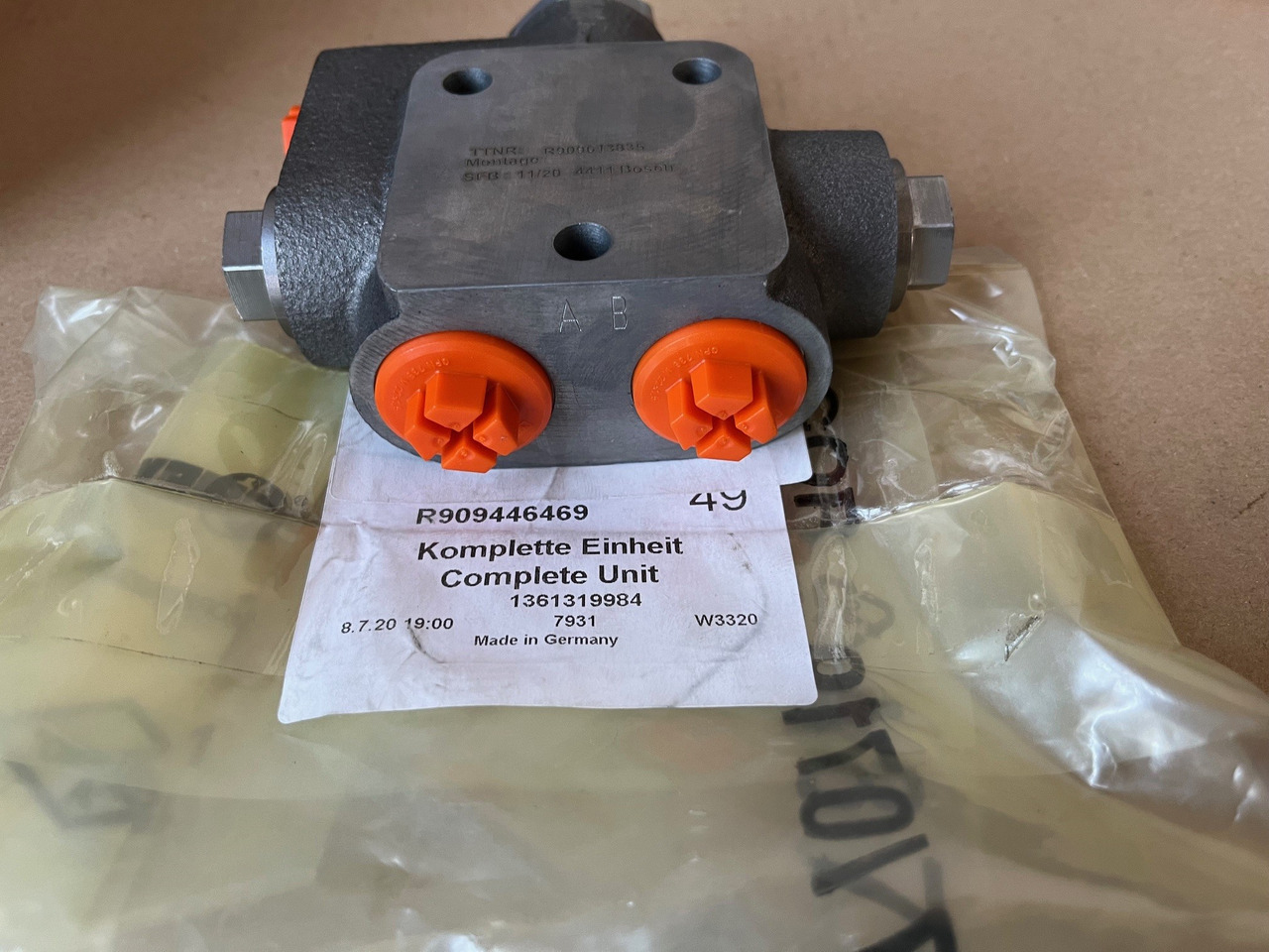 REXROTH R909446469 Flushing & Boost valve - 备件 适用于 挖掘机:图1 REXROTH R909446469 Flushing & Boost valve - 备件 适用于 挖掘机:图1