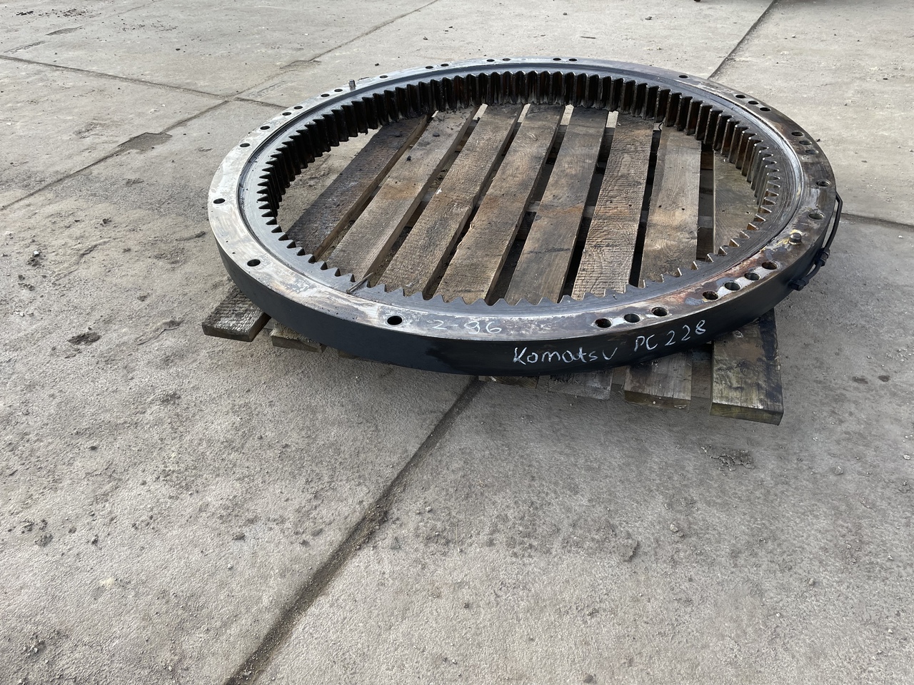KOMATSU PC 228 - 回转支承 适用于 挖掘机:图5 KOMATSU PC 228 - 回转支承 适用于 挖掘机:图5