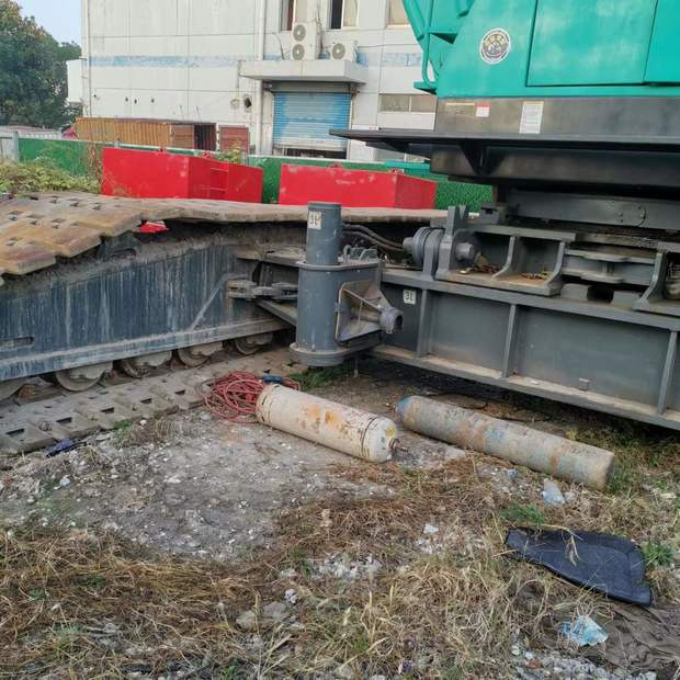 2005 KOBELCO 7150 - 履带式起重机:图2 2005 KOBELCO 7150 - 履带式起重机:图2