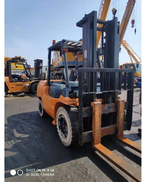 2016 Toyota 7FD50 - 叉车:图2 2016 Toyota 7FD50 - 叉车:图2
