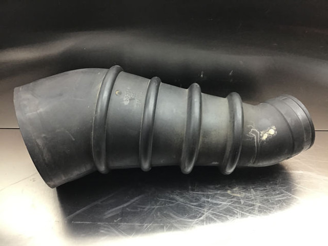 Liebherr Air Filter Hose - 进气管:图1 Liebherr Air Filter Hose - 进气管:图1