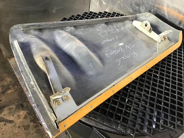 Liebherr Bonnet Left - 引擎罩:图2 Liebherr Bonnet Left - 引擎罩:图2